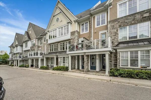 1011 Deta RD #701, Mississauga, ON L5E 0A2