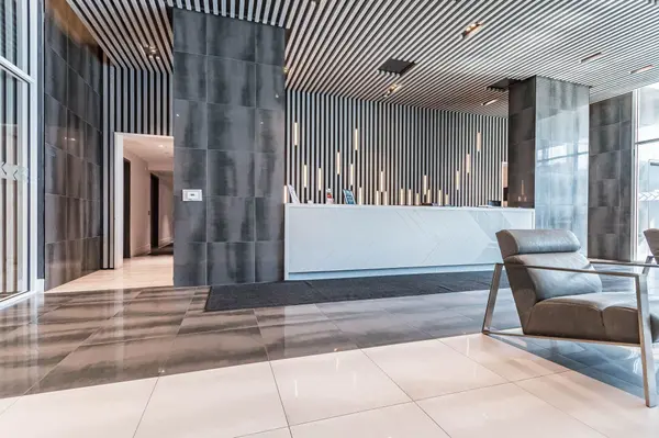 2481 Taunton RD #1008, Oakville, ON L6H 3R7