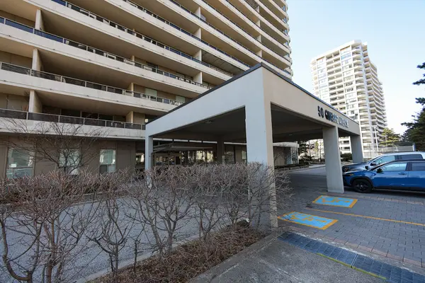 50 Quebec AVE #2401, Toronto W02, ON M6P 4B4