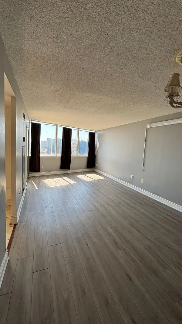 21 Markbrook LN #1607, Toronto W10, ON M9V 5E4