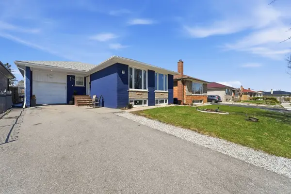 38 Bridesburg DR, Toronto W09, ON M9R 2K8