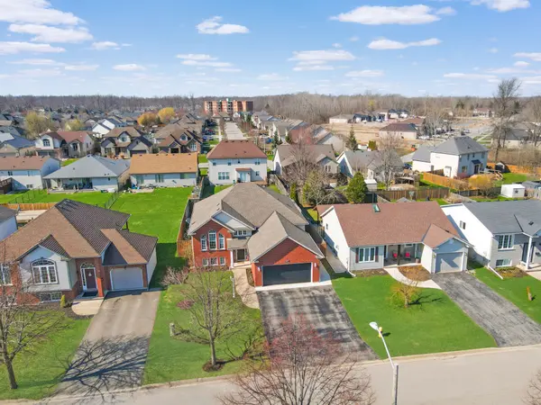 865 Canada DR, Fort Erie, ON L2A 6S5