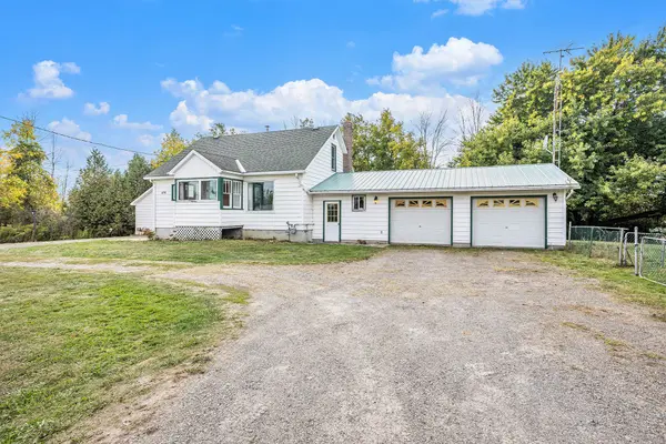 476 County 29 RD, Rideau Lakes, ON K7A 4S5