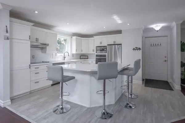 6 Whitt CRES, Kawartha Lakes, ON L0A 1A0