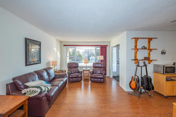 622 Brick RD, Selwyn, ON K0L 1T0