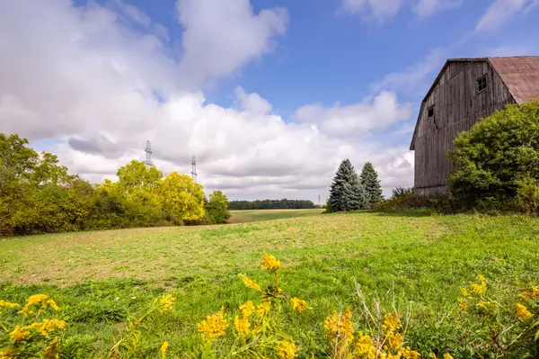 2432 Seburn RD, Thorold, ON L0S 1E6