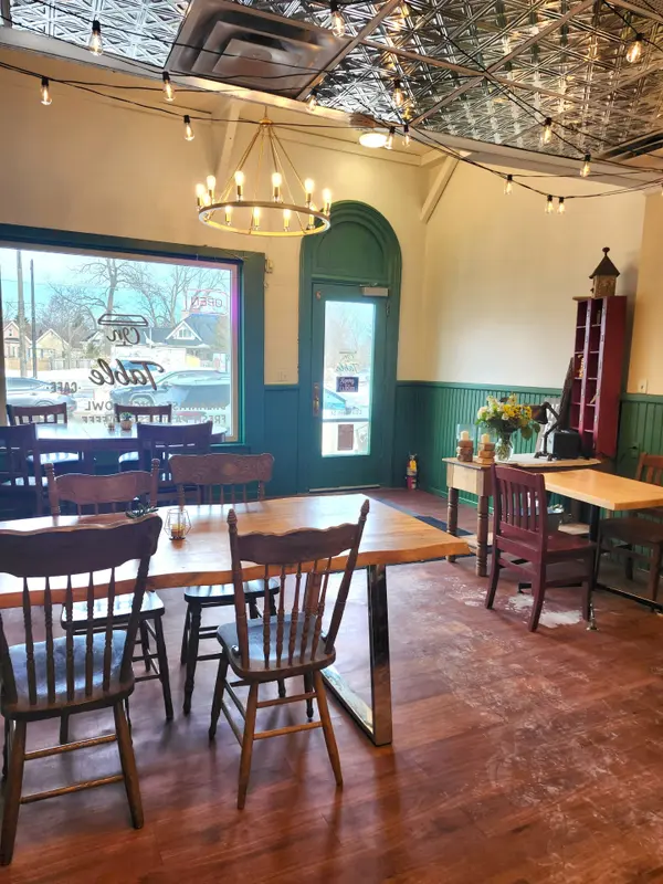 163 Main ST NW, Lucan Biddulph, ON N0M 2J0