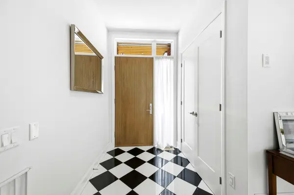 526 Edison AVE, Carlingwood - Westboro And Area, ON K2A 3Y5