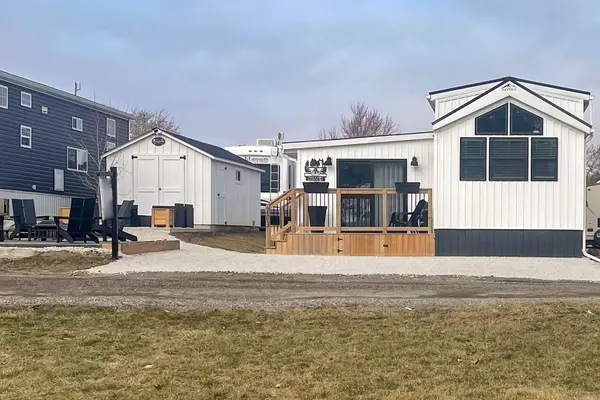 4838 Switzer DR #203, Southwest Middlesex, ON N0L 1A0