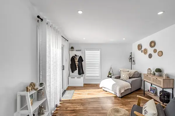 4838 Switzer DR #203, Southwest Middlesex, ON N0L 1A0