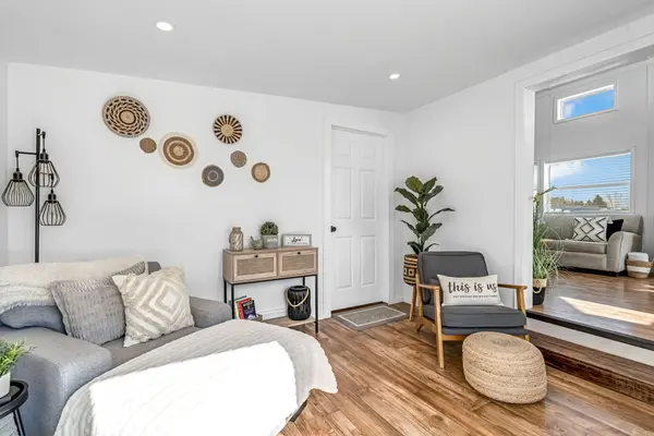 4838 Switzer DR #203, Southwest Middlesex, ON N0L 1A0