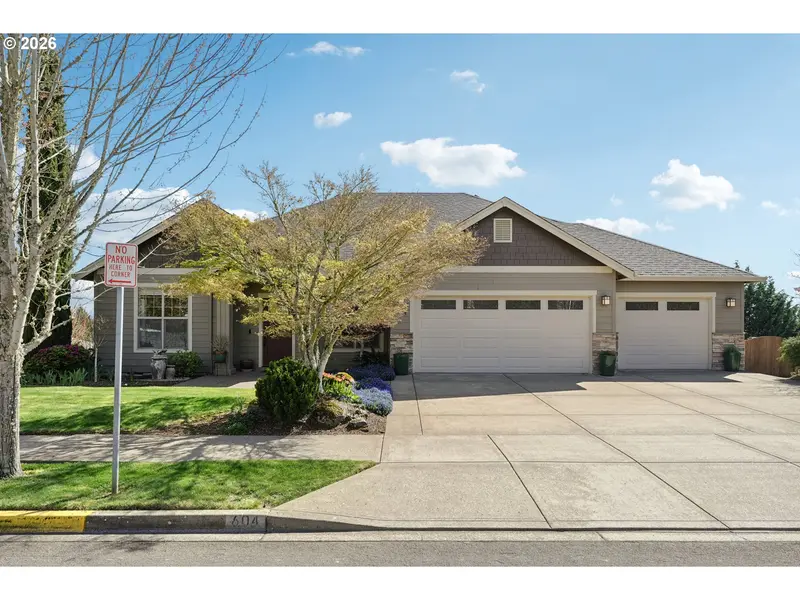 604 NW MT BACHELOR ST, Mc Minnville, OR 97128