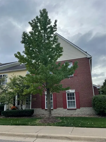 17699 Windflower DR, Southfield, MI 48076