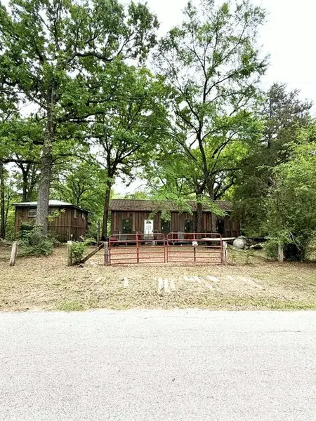 905 Tupuna Drive, Tool, TX 75143