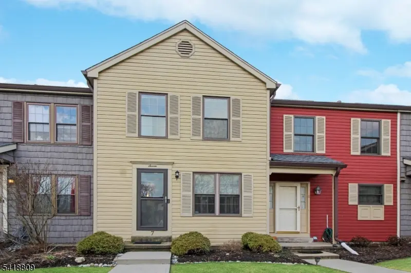 7 Duck Hawk Ct, Allamuchy Twp., NJ 07840