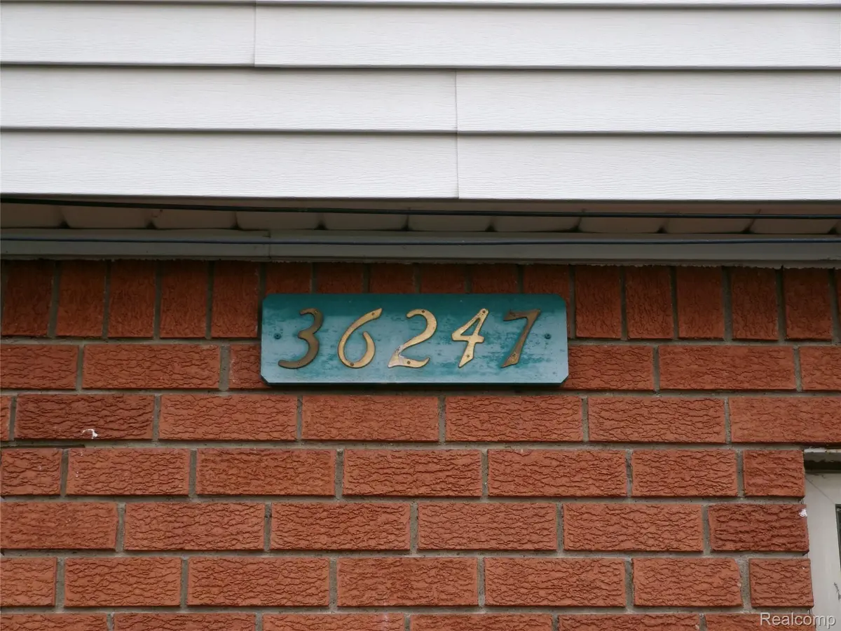 36247 Hathaway ST #4, New Baltimore, MI 48047