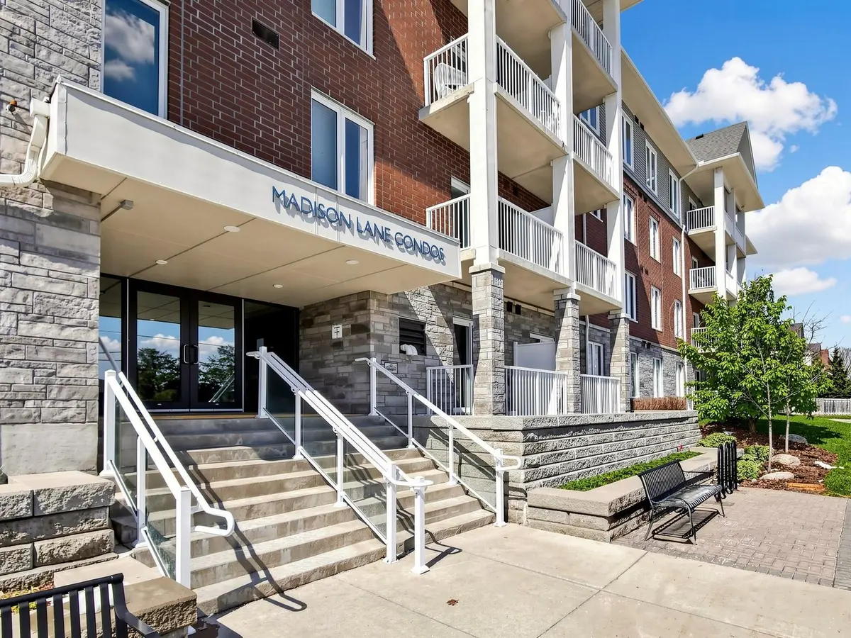 290 Liberty ST N #415, Clarington, ON L1C 0V5