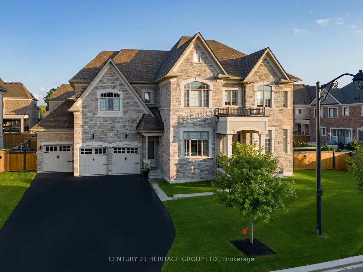 43 Sir Henry CT, King, ON L7B 0P5