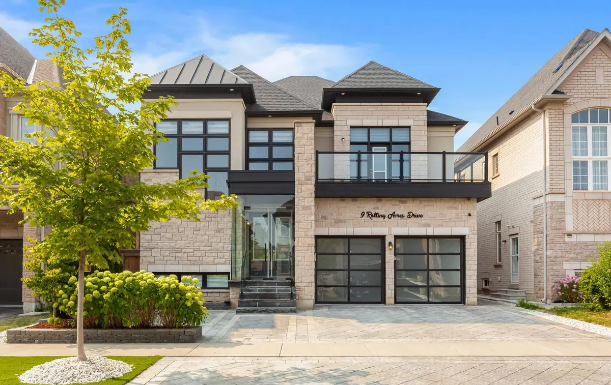 9 Rolling Acres DR, Brampton, ON L6X 5P3