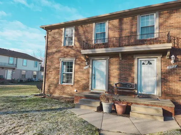 8904 Shawn DR, Sterling Heights, MI 48312