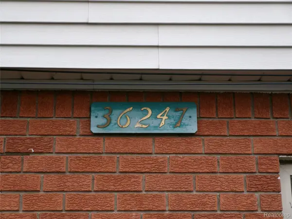 36247 Hathaway ST #4, New Baltimore, MI 48047