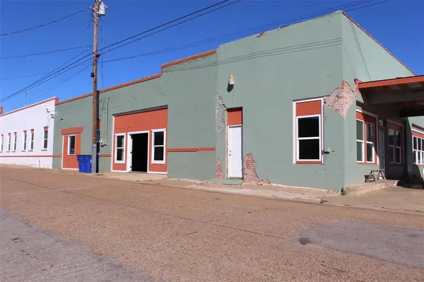 200 E Goliad Avenue, Crockett, TX 75835