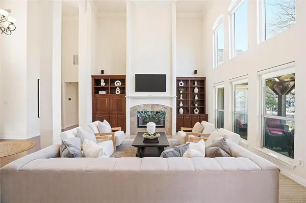 1825 Spinnaker Lane, Azle, TX 76020