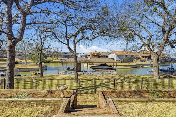 1825 Spinnaker Lane, Azle, TX 76020