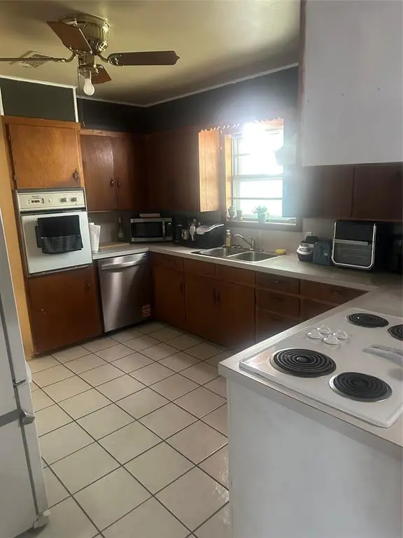 1207 Pebble Street Street, Bowie, TX 76230