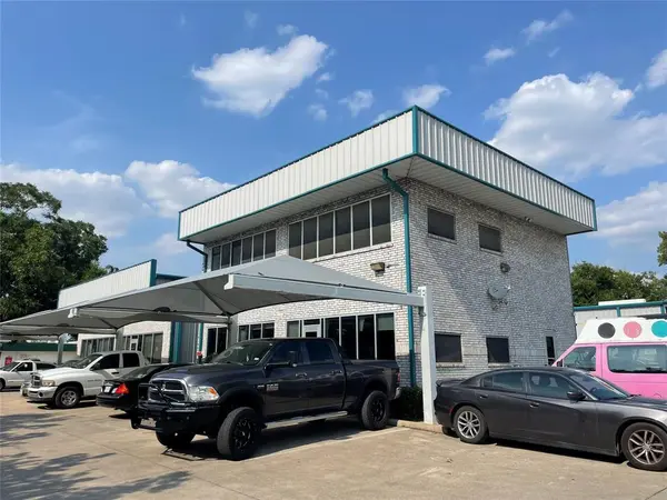 400 E Pioneer Drive, Irving, TX 75061