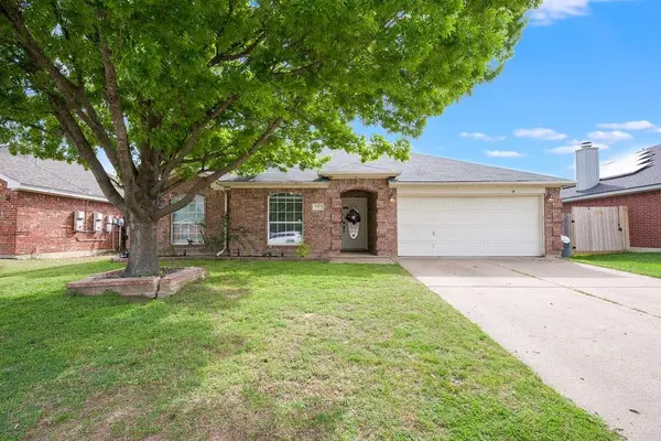 943 Morgan Drive, Burleson, TX 76028