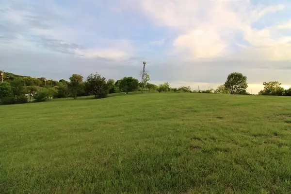 315 S Army Avenue, Dallas, TX 75211