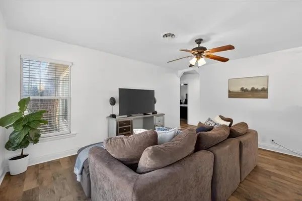 6828 Greenlee Street, Fort Worth, TX 76112