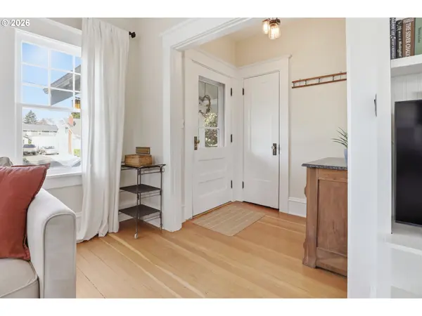 3326 NE 60TH AVE, Portland, OR 97213