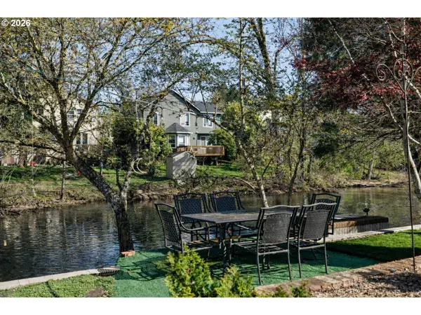 6805 SE 68TH CT, Hillsboro, OR 97123