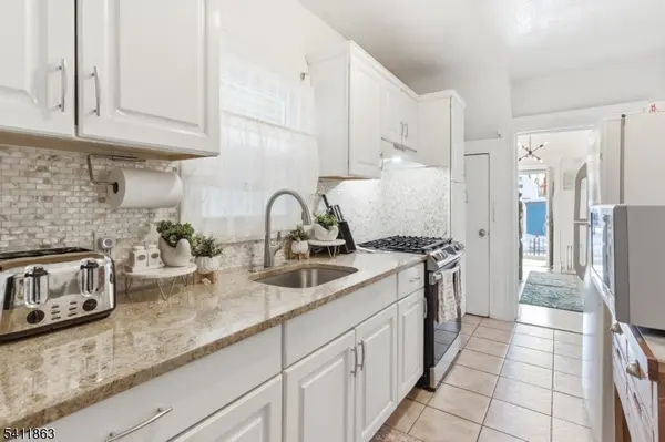 209 Taylor St, City Of Orange Twp., NJ 07050