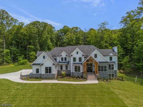 8 Cobblestone Ct, Warren Twp., NJ 07059