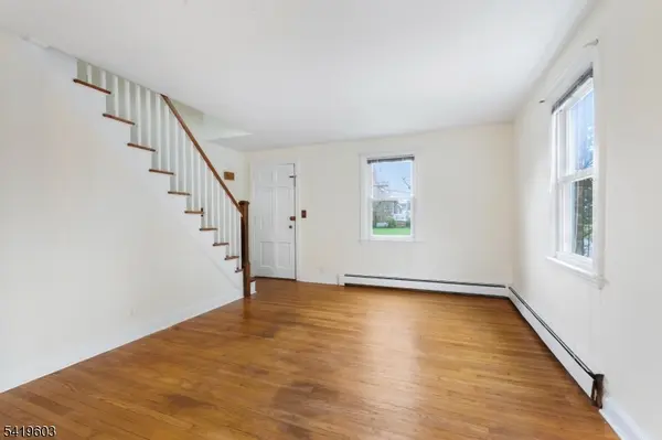 92 Hickory St, Dumont Boro, NJ 07628