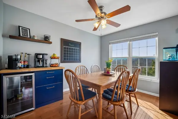 37 Mountainside Dr, Pompton Lakes Boro, NJ 07442