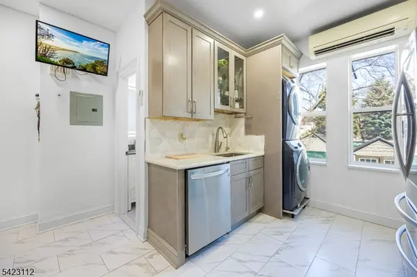 326 60Th St #4, West New York Town, NJ 07093