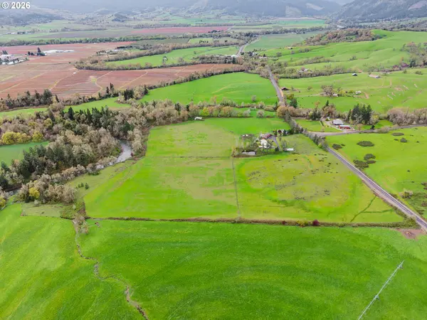 5620 FORT MCKAY RD, Oakland, OR 97462