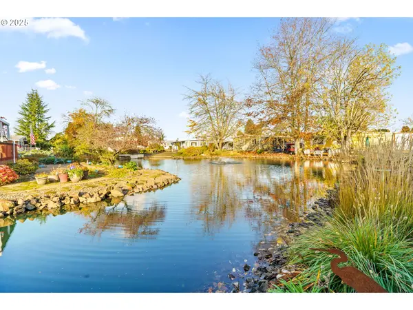 1800 LAKEWOOD CT #127, Eugene, OR 97402