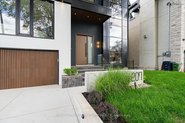 207 Newton DR, Toronto C14, ON M2M 2P2