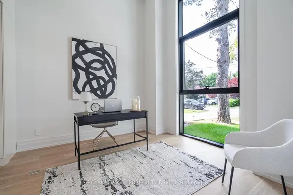 207 Newton DR, Toronto C14, ON M2M 2P2