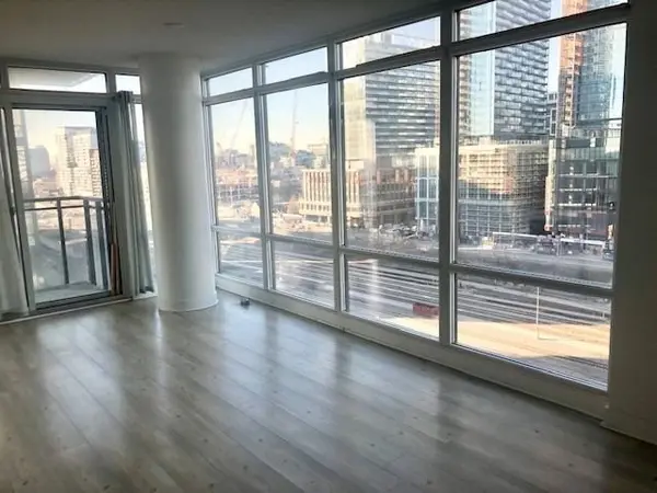 4K Spadina AVE #1102, Toronto C01, ON M5V 3Y9