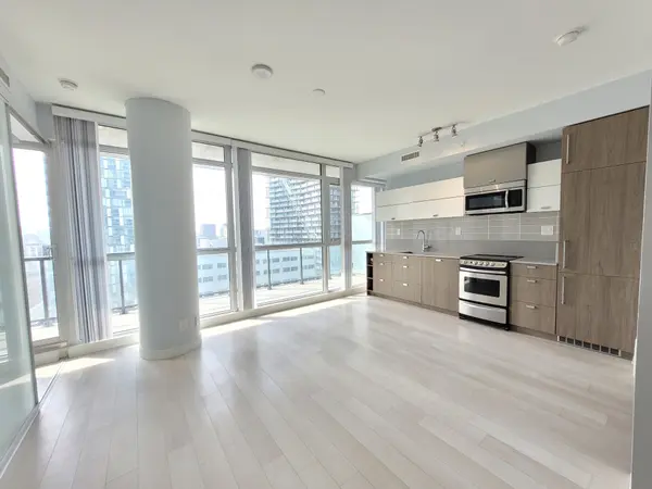 290 Adelaide ST W #1301, Toronto C01, ON M5V 1P6