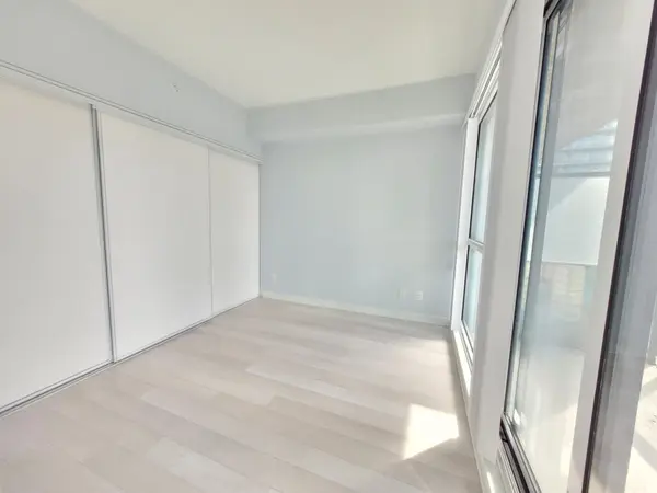 290 Adelaide ST W #1301, Toronto C01, ON M5V 1P6