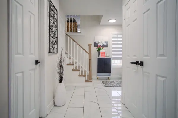 1039 Rowntree CRES, Pickering, ON L1V 5A9