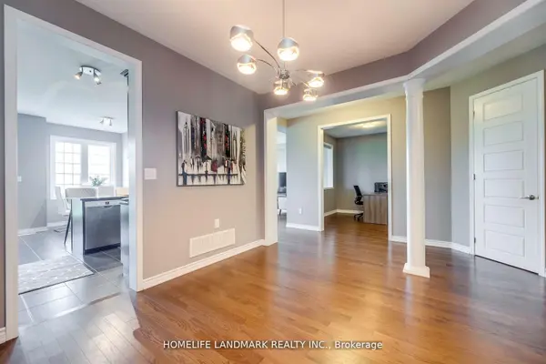 186 Degraaf CRES, Aurora, ON L4G 0X1