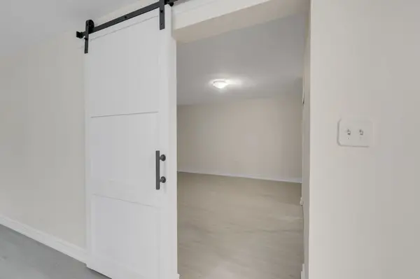 16 Waddington CRES, Barrie, ON L4N 8C8